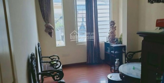 Cần bán gấp nhà đầu ngõ Nguyễn Thiệp giá 1.1 tỷ, DT 13mx3 tầng, oto cách 5m