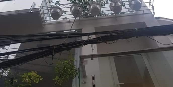 Bán nhà Đê La Thành 50m2x4T giá 4,9 tỷ full nội thất, nhà hai mặt thoáng mặt tiề