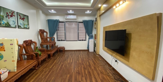 Bán nhà Liễu Giai, 5 tầng 40m2  mặt tiền 4m