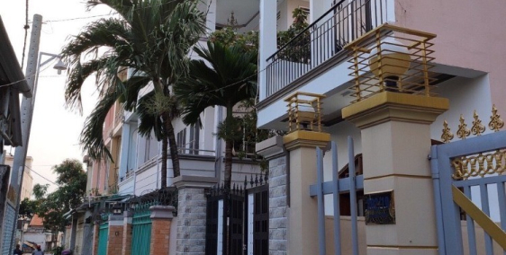 Bán nhà 3 mâm đúc hẻm 292 CMT8 cạnh Bách Hóa Xanh