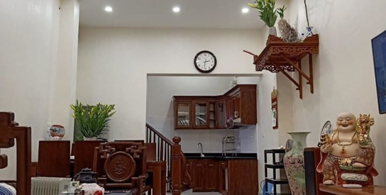 Cần bán gấp Mặt ngõ Lý Nam Đế giá 2.5 tỷ, 18m2, oto đỗ sát nhà