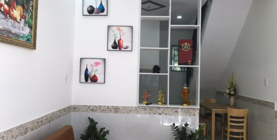 cần bán căn nhà vừa mới xây xong mua vào là ở ngay, nhà 1trệt 1lầu