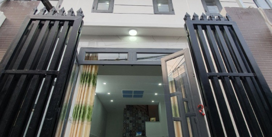 bán gấp căn nhà 4 lầu đường ấp chiến lược. phường bình hh a, quận bình tân.