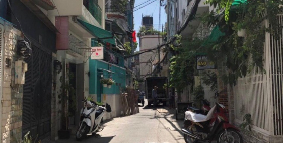 Nhanh còn chậm mất, Khu Vip HXH Phan Xích Long, Phú Nhuận  Cách mặt tiền 100m