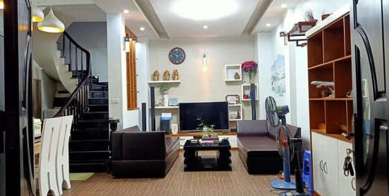 BÁN NHÀ GẦN ROYAL CITY NGUYỄN TRÃI CÁCH OTO 5M