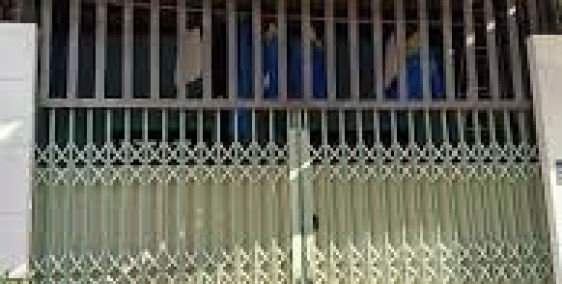 Kẹt tiền bán gấp căn nhà 2 phòng ngủ mặt tiền Thuận An Hòa, trung tâm Thuận An,