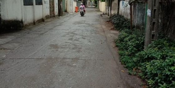 Bán gấp căn nhà tại thôn Nghĩa Trai, Văn Lâm, 62m2, về ở luôn, giá chỉ 700tr.