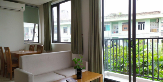 Cho thuê CH 1 PN tách biệt 50 m2 góc 3 MT view biển,view phố thoáng mát giá chỉ