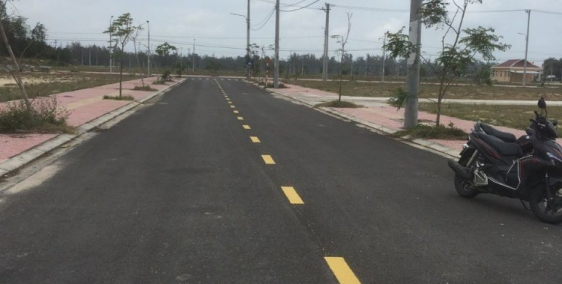 BÁN LÔ 2 MẶT TIỀN KHU PHỐ CHỢ LAI NGHI PHÙ HỢP KINH DOANH BUÔN BÁN CHỈ VỚI 1TY6.