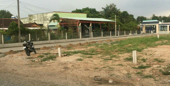 cần bán lại lô đất ở xã tân hiệp hóc môn có SHR.