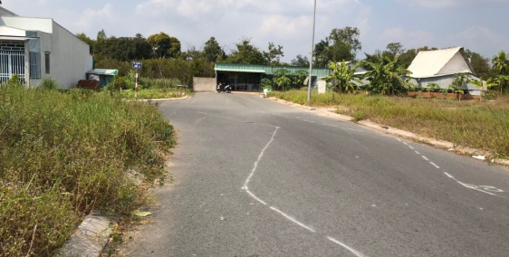 Hồng Phát Ngã 7 - Đang cần tiền ra gấp nền ngay cổng chào Lê Hồng Phong tp. Ngã