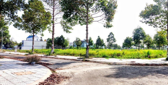 Cặp nền hướng Tây Bắc xây nhà nghỉ, khách sạn, cafe sân vườn đều lý tưởng.