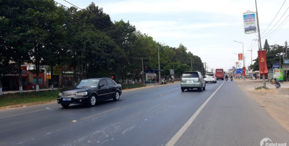 Cần bán gấp lô đất 2 mặt tiền đường sát QL.1A  tặng kèm căn nhà.