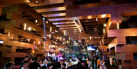 Cho thuê nhà mặt phố Hoa Lư: 345m2, mặt tiền 15m, kinh doanh mọi loại hình.