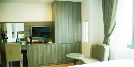 Cho thuê khách sạn 7 tầng mới xây đường Hồ Nghinhg. LH: 093.234.6989