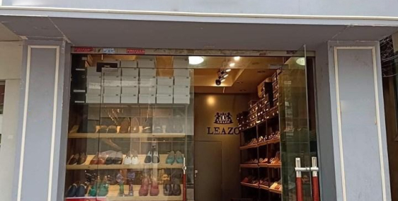 Cho thuê cửa hàng mặt phố Hàng Quạt 97m2, mặt tiền 3,5m,giá 50tr/tháng