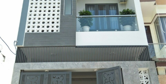 Cho thuê nhà 3 tầng MT đường Đoàn Khuê, gân khu vực biển Mỹ Khuê, Giá thuê: 40 t