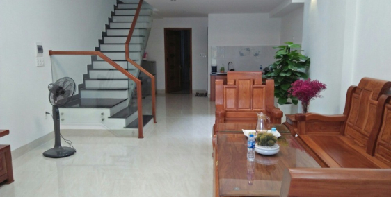 Cho thuê nhà 3 tầng MT đường Đoàn Khuê, Giá: 40 triệu/tháng: TL thuê trên 1 năm