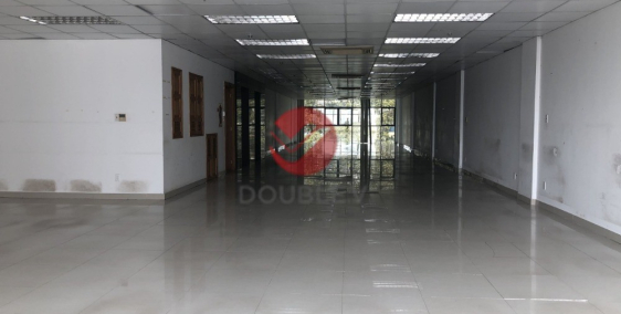 Cho thuê văn phòng giá rẻ quận 10, diện tích 247m2, trần sàn hoàn thiện