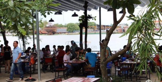 NHÀ HÀNG VEN SÔNG, BIỆT THỰ SÂN VƯỜN BÌNH QƯỚI DT 500M2 NGANG 15M.