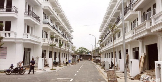 Cần bán liền kề góc Gamuda Botanic nội thất cơ bản, diện tích 200 m2,giá 15.3 tỷ