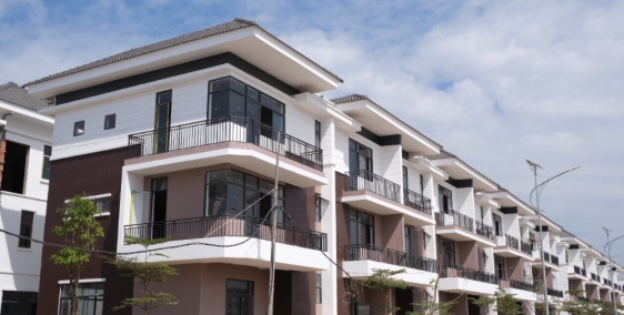 Bán nhà như hình.Nguyễn Văn Bứa,Cầu Lớn.5x20m,SHR, giá 1.8 tỷ