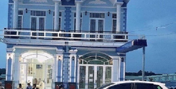 Sở hữu ngay căn nhà 1 trệt 1 lầu mặt tiền đường lộ chỉ với 330tr ngay cạnh chợ