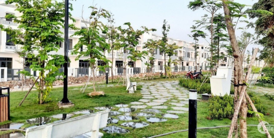 Bán nhà 3 lầu quốc lộ 1A, sổ hồng riêng, Ngân hàng VCB cho vay 60%