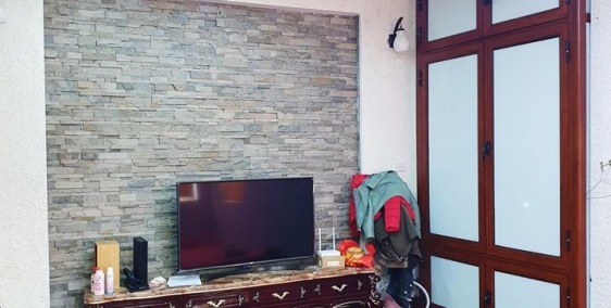 Bán gấp Nhà Nguyễn Văn Linh, Long Biên, oto tránh, Lô góc chỉ 4 tỷ 400