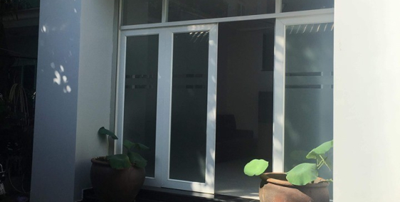 Bán nhà phố, Hẻm xe hơi, 01 trệt 02 lầu gần kề đường Phạm Văn Đồng, BV 175, Chợ