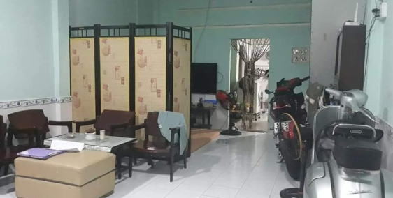 Nhà bán Quận Tân bình, cạnh mặt tiền đường Đồng Đen , giá chỉ 4, 9 tỷ
