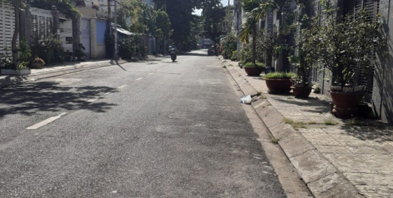 Bán nhà MT Khu họ  Lê  P.Phú Thạnh Q.Tân Phú DT 4x18  Cấp 4+lửng Gía 6.6 tỷ