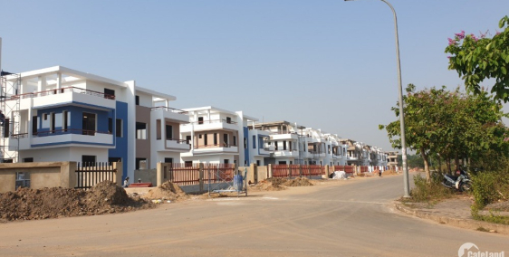 Nhà 1 trệt 2 lầu TT Trảng Bom sổ hồng riêng giá chỉ từ 750tr.