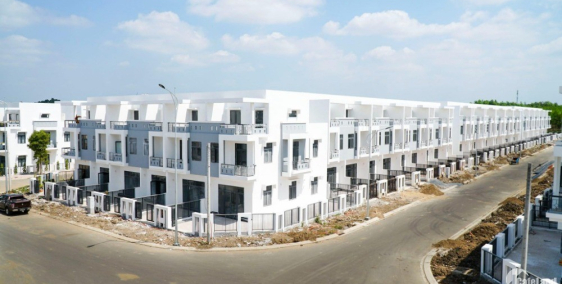 Nhà Phố 1 trệt 2 lầu hiện đại 4.0 Cạnh KCN Giang Điền giá 1,8 tỷ LH: 0941231544