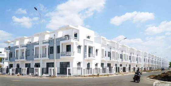 Bán Căn nhà 3 lầu nằm trong KDL Thác Giang Điền Đồng Nai giá 1.9 tỷ/căn