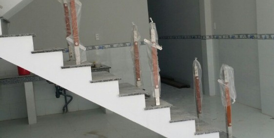 Cần bán căn nhà 1 trệt 1 lầu dt 77m2 thổ cư 100% đối diện Công Ty Pouchen