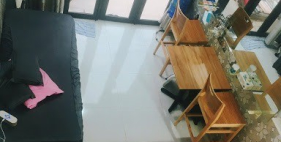 Bán nhà nhỉnh 2 tỷ mặt phố,kinh doanh sầm uất , 4 tầng,3PN Phố Thịnh Quang