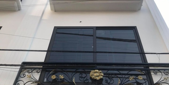 Bán nhà căn góc cổng làng Đa Sỹ HĐ, DT:34m2, MT;3,5m ô tô đỗ cửa kinh doanh nhỏ.