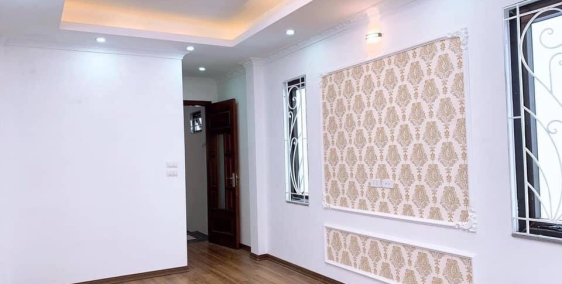 Bán nhà gấp Ngọc Lâm, kinh doanh,Ô tô, 32m2, 5 TẦNG 3TỶ3