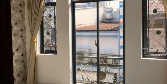 Nhà hẻm Âu Cơ, Tân Bình. Đối diện chợ Võ Thành Trang. Giá 2 tỷ 650.