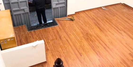 Bán nhà phố Cự Lộc giá hợp lý: 3.45tỷ, 48m, 4 tầng, mặt tiền 4.9m, sổ nở hậu