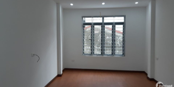 Bán nhà Nguyễn Trãi 45m2x5,MT 4.5m, nở hậu, chỉ 3.3 tỷ.