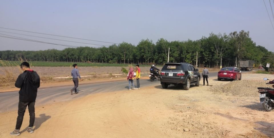 Bán đất mặt tiền đường liên tỉnh,250m/100mtc giá 450 triệu,đất chính chủ