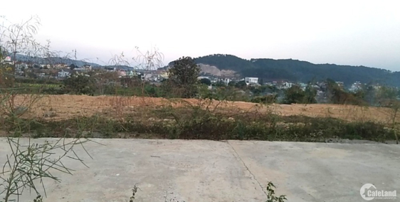 * Cần vốn đầu tư nên sang lại lô đất xây dựng liền kề nhau, 2 mặt đường,sổ riêng