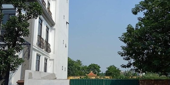 BÁN ĐẤT NỀN VIỆT HƯNG sổ đỏ pháp lí rõ ràng còn 3 lô giá từ 48-61tr/m2