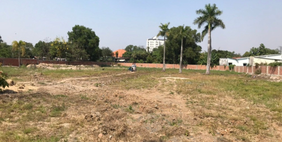 Kẹt tiền làm ăn cần bán gấp vài lô đất mặt tiền Q2.