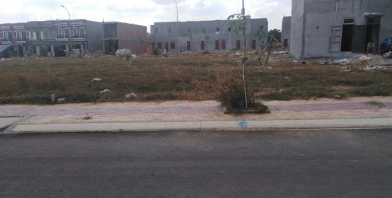 Cần bán gấp lô đất giá rẻ mặt tiền gần chợ Tân Phước Khánh diện tích 80m2