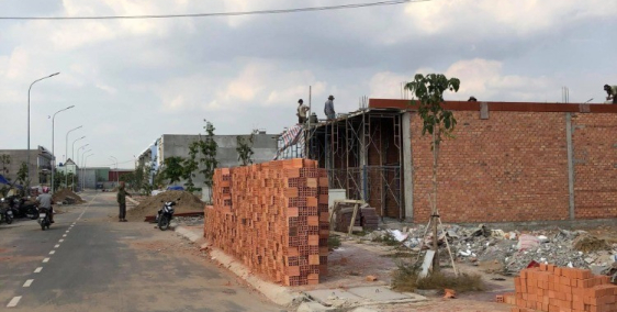 Bán lô đất ngay ngã tư miếu ông cù có sổ đỏ, diện tích 70m2, 900tr