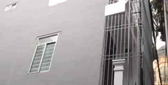 CHo thuê CHDV 10 Phòng khép kín Phố Bùi Xương Traich giá nhượng 260tr