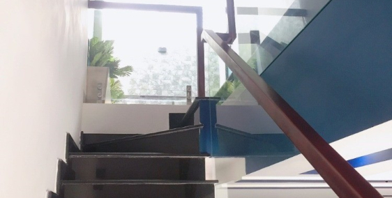 Cho thuê nhà 5m*20m, 1 trệt 2 lầu, 14tr/tháng ( TL ), xe hơi đi, Đ.trưng trắc B